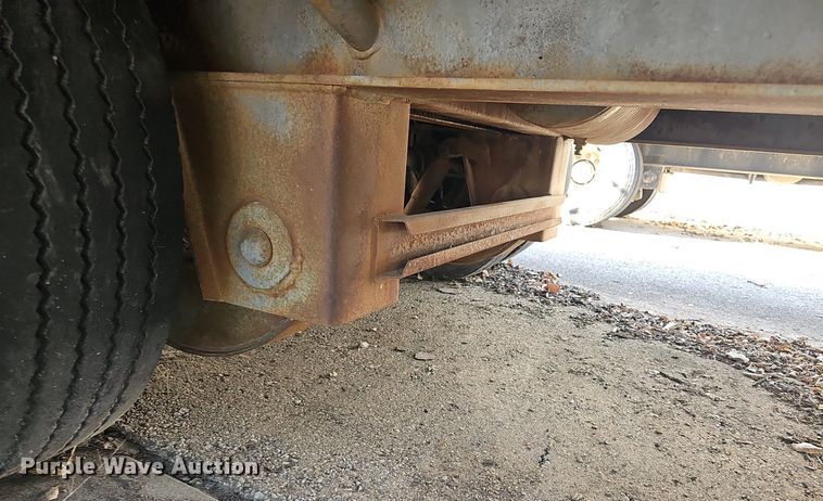 image for item DQ5211 1995 Trailking TK70LCS482 drop deck equipment trailer