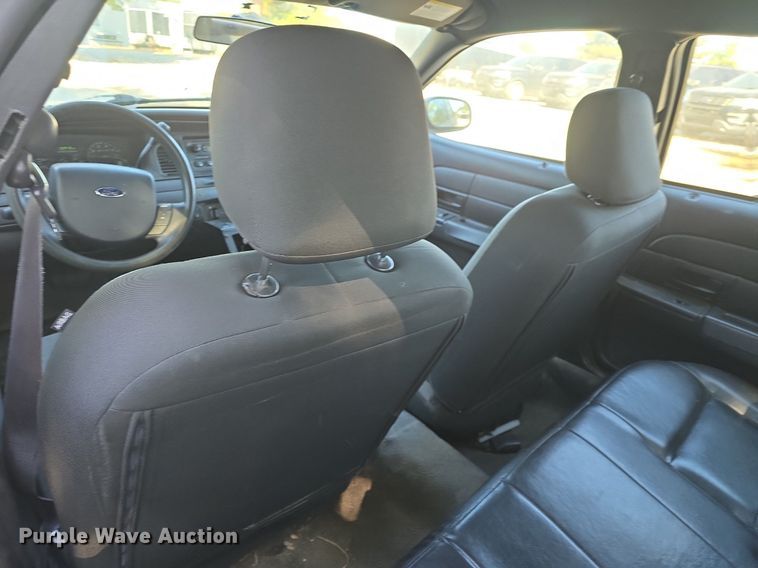 image for item DQ5215 2009 Ford Crown Victoria Police Interceptor  