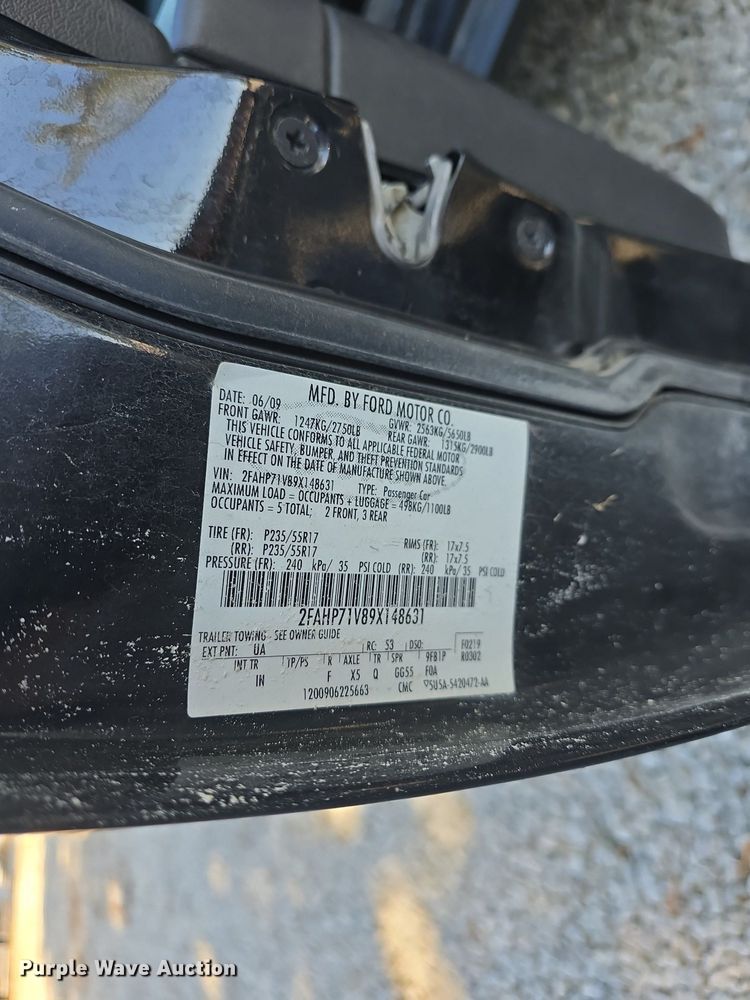 image for item DQ5215 2009 Ford Crown Victoria Police Interceptor  