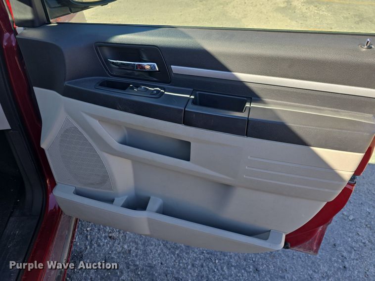 image for item DQ5221 2008 Dodge Grand Caravan  van