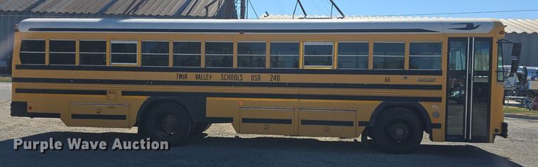 image for item DQ5222 2000 Bluebird  school bus