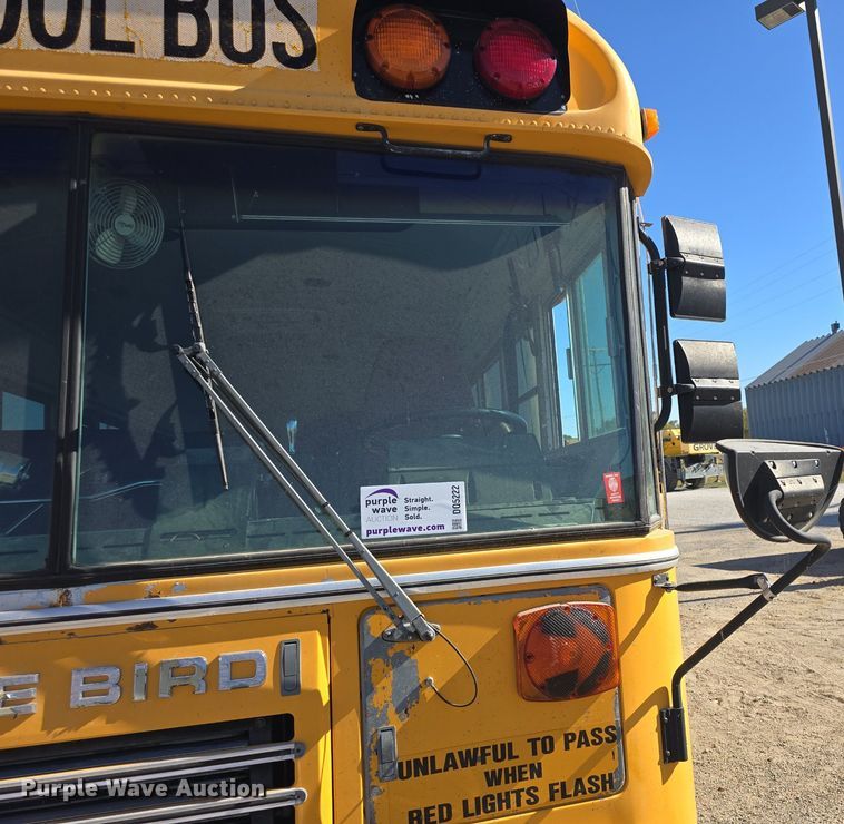 image for item DQ5222 2000 Bluebird  school bus