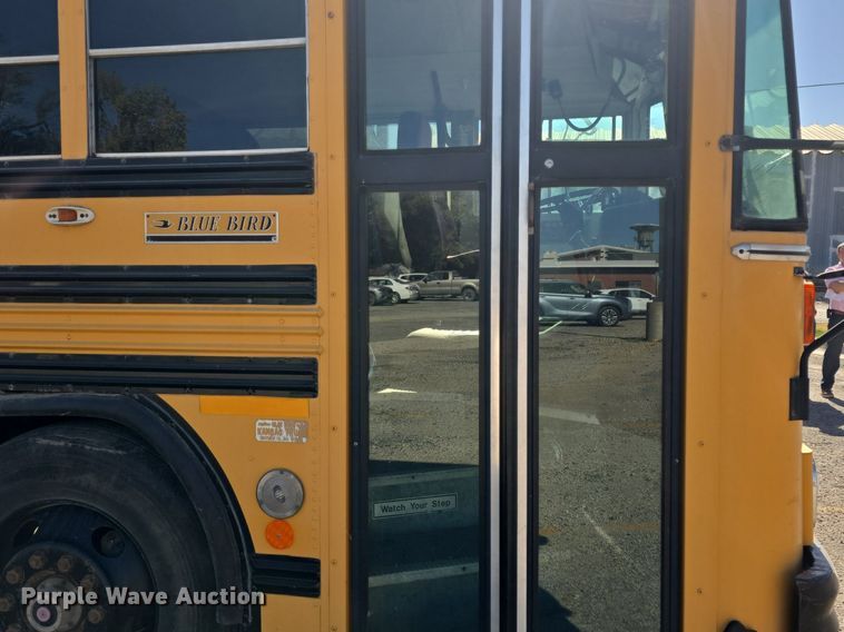 image for item DQ5222 2000 Bluebird  school bus
