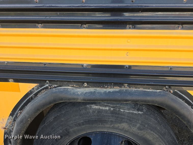 image for item DQ5222 2000 Bluebird  school bus