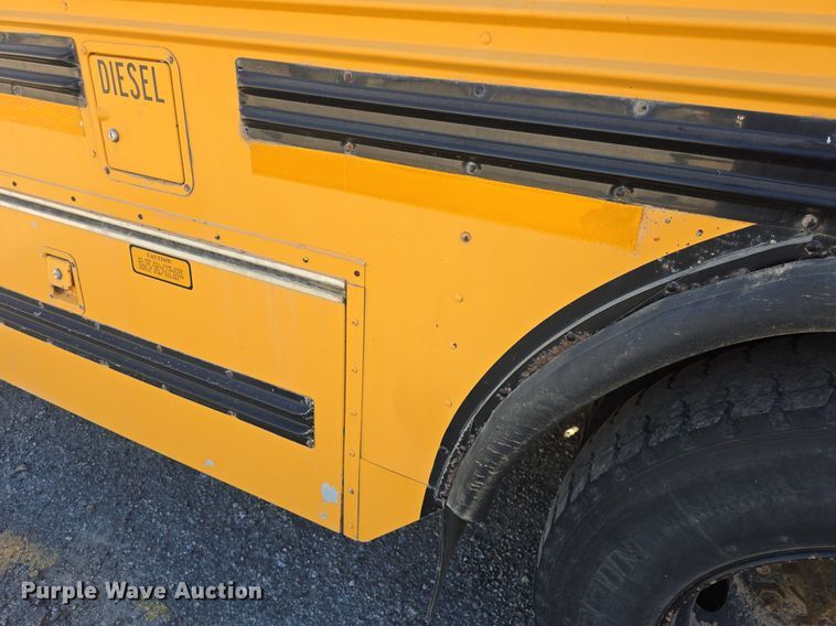 image for item DQ5222 2000 Bluebird  school bus