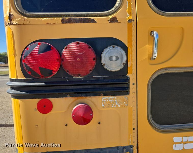 image for item DQ5222 2000 Bluebird  school bus