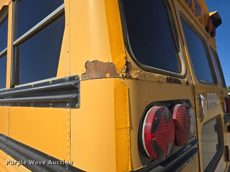 image for item DQ5222 2000 Bluebird  school bus