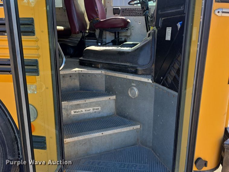 image for item DQ5222 2000 Bluebird  school bus