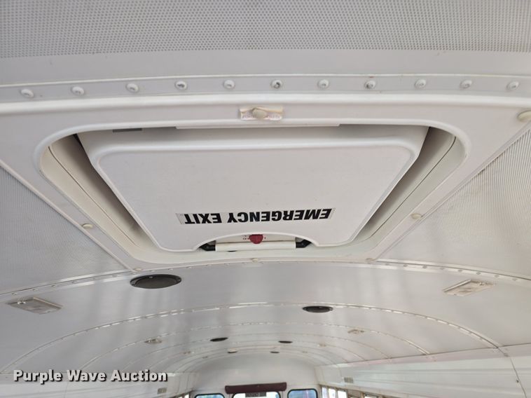 image for item DQ5222 2000 Bluebird  school bus