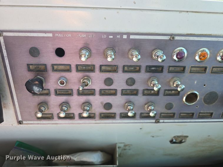 image for item DQ5222 2000 Bluebird  school bus