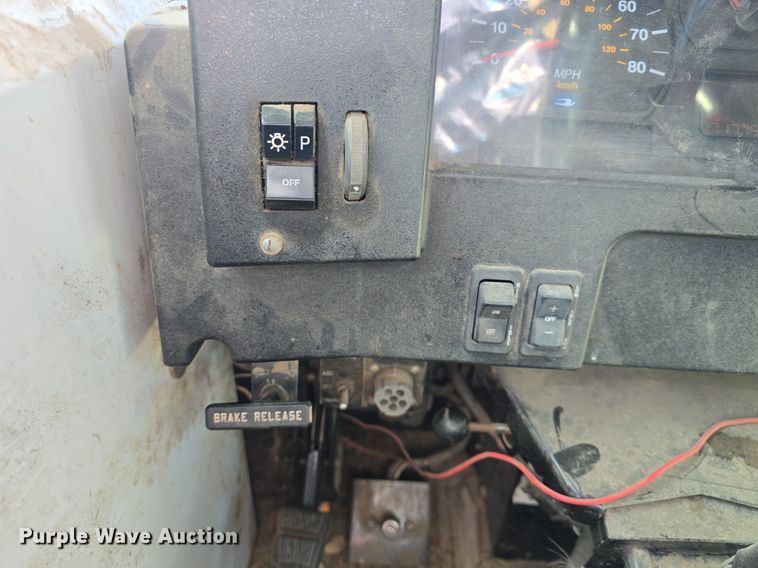 image for item DQ5222 2000 Bluebird  school bus