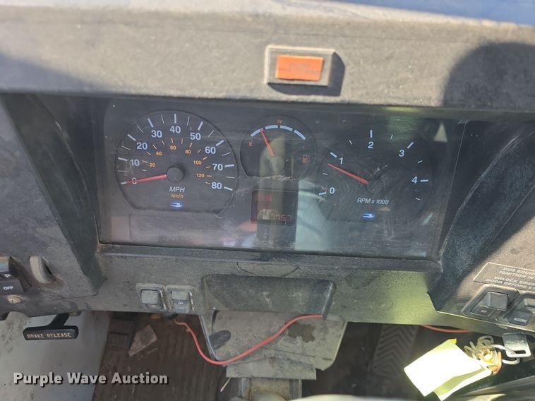 image for item DQ5222 2000 Bluebird  school bus