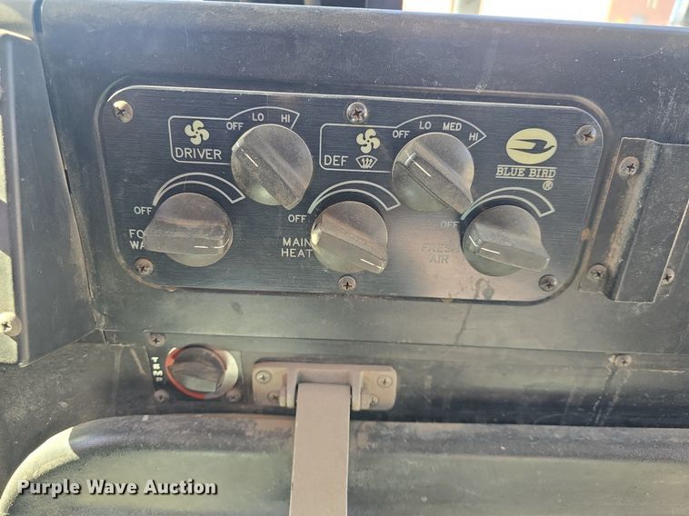 image for item DQ5222 2000 Bluebird  school bus