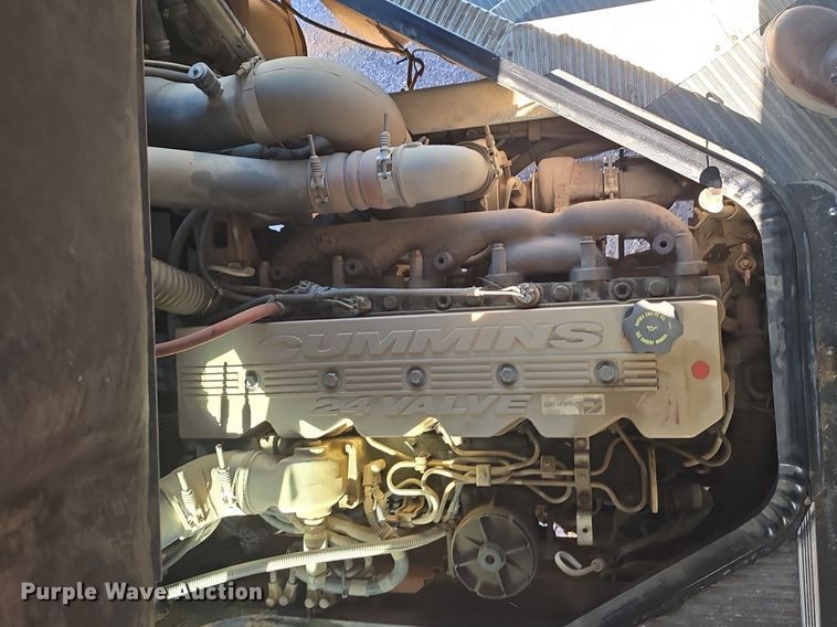 image for item DQ5222 2000 Bluebird  school bus