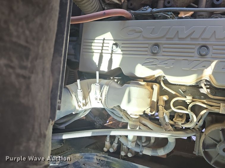 image for item DQ5222 2000 Bluebird  school bus