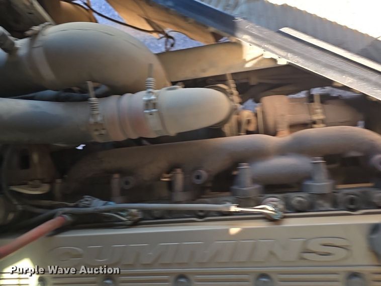 image for item DQ5222 2000 Bluebird  school bus