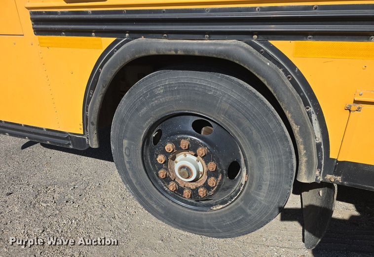 image for item DQ5222 2000 Bluebird  school bus