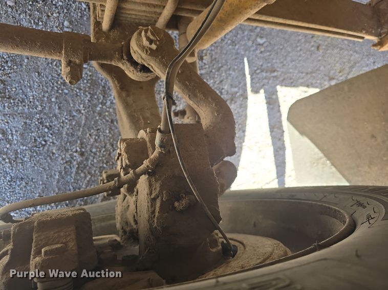 image for item DQ5222 2000 Bluebird  school bus