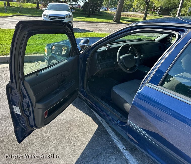 image for item DR2719 2011 Ford Crown Victoria  Police Interceptor