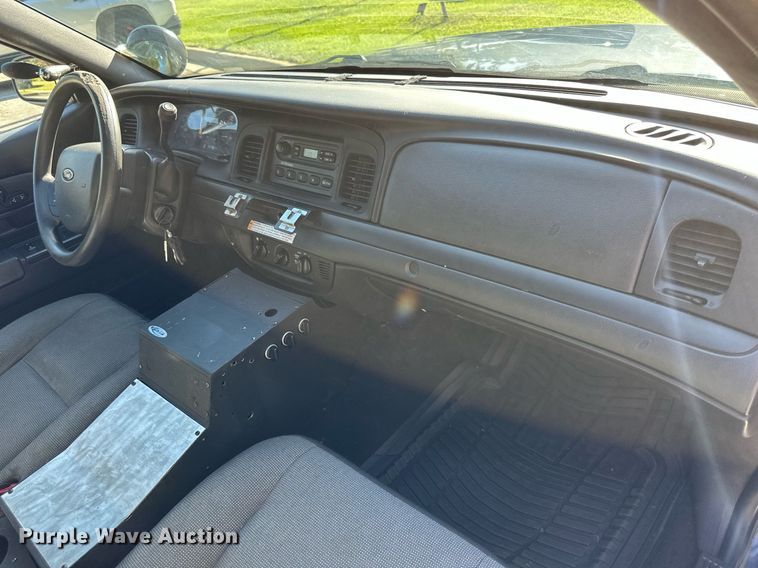 image for item DR2719 2011 Ford Crown Victoria  Police Interceptor