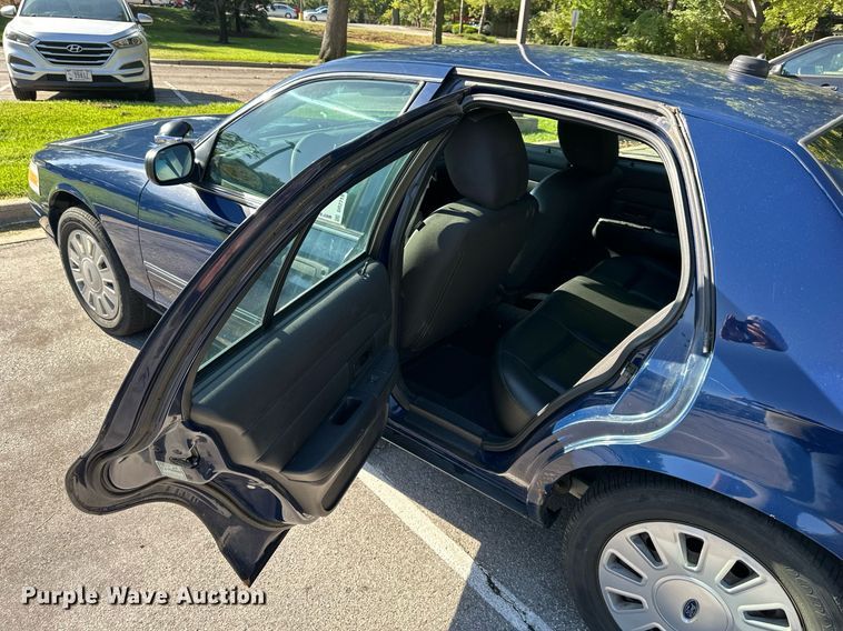 image for item DR2719 2011 Ford Crown Victoria  Police Interceptor