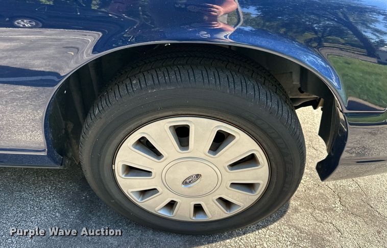 image for item DR2719 2011 Ford Crown Victoria  Police Interceptor