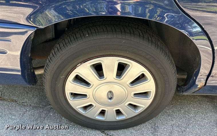 image for item DR2719 2011 Ford Crown Victoria  Police Interceptor