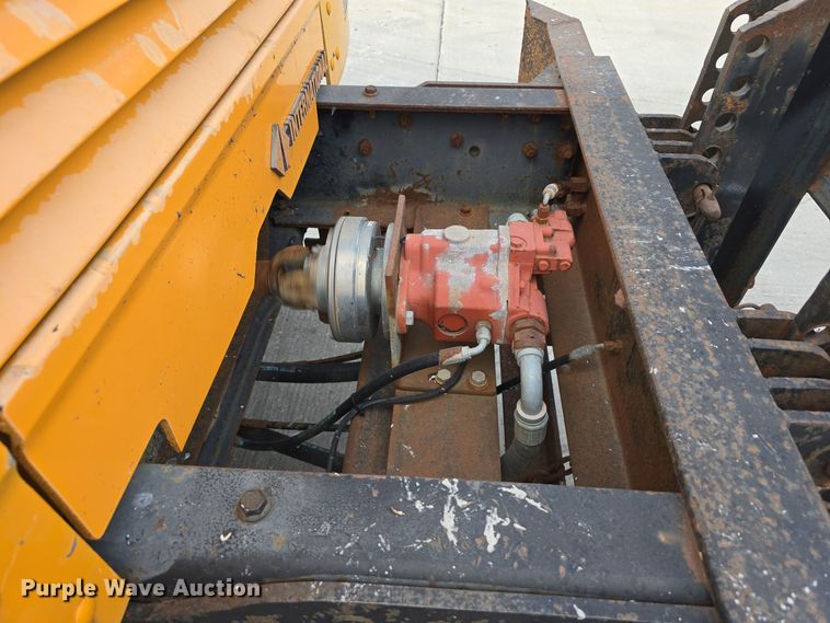 image for item DS4862 1990 International 4900 truck cab and chassis