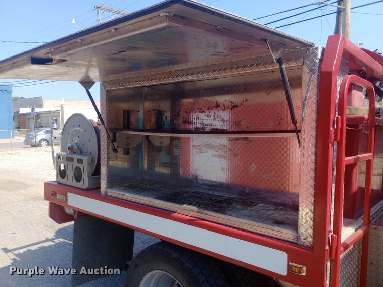 image for item DW0781 2004 Ford  F450 brush fire truck