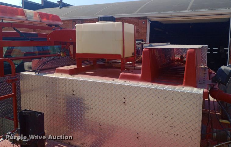 image for item DW0781 2004 Ford  F450 brush fire truck