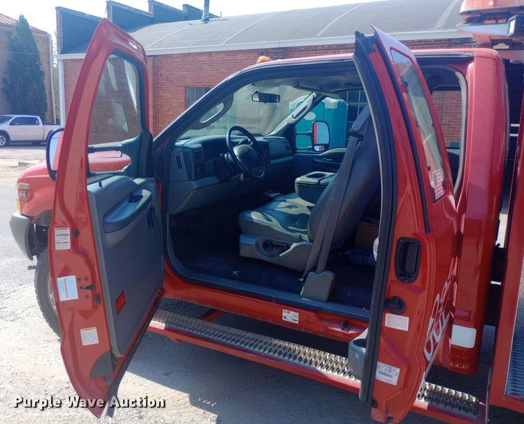 image for item DW0781 2004 Ford  F450 brush fire truck