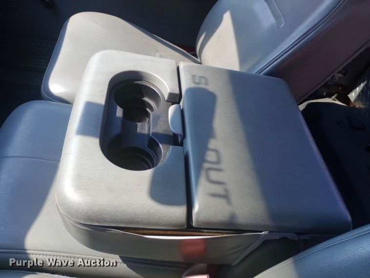 image for item DW0781 2004 Ford  F450 brush fire truck