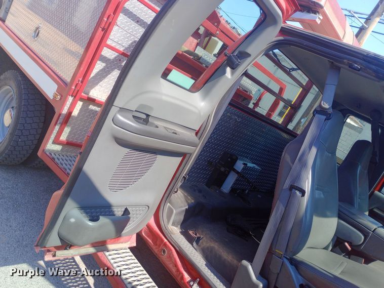 image for item DW0781 2004 Ford  F450 brush fire truck