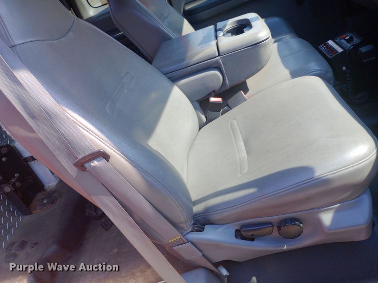 image for item DW0781 2004 Ford  F450 brush fire truck