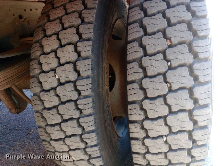 image for item DW0781 2004 Ford  F450 brush fire truck