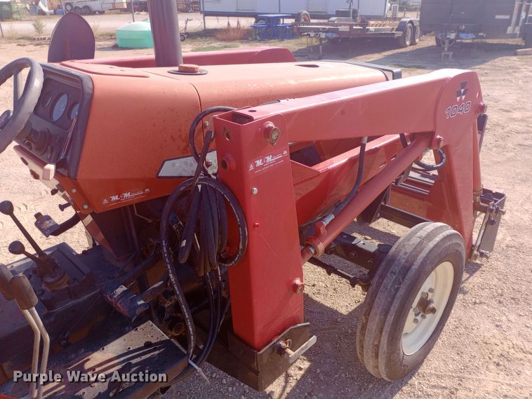 image for item DW0787 Massey Ferguson 1040 tractor