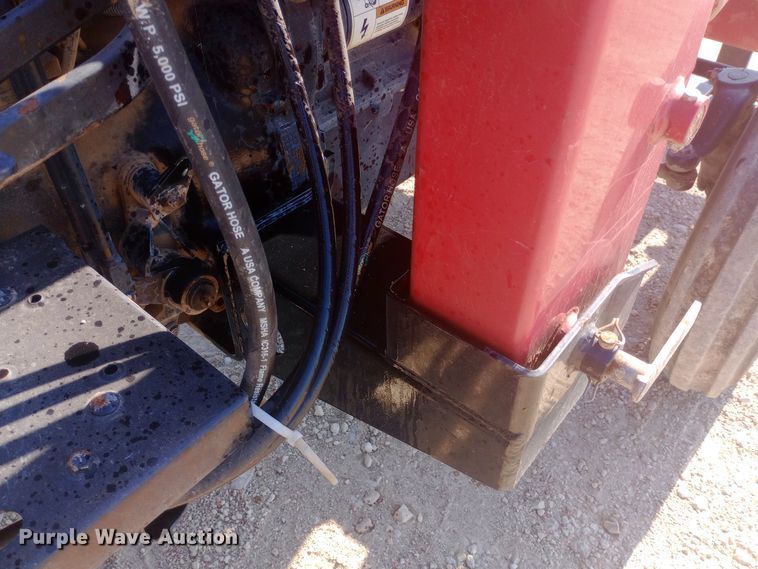 image for item DW0787 Massey Ferguson 1040 tractor