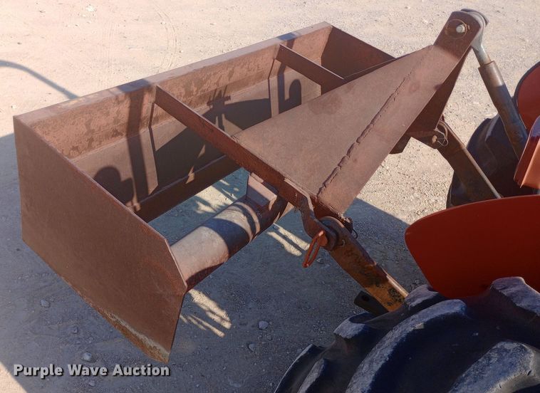 image for item DW0787 Massey Ferguson 1040 tractor