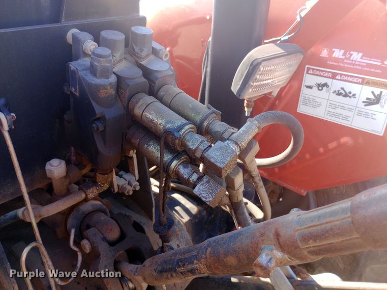 image for item DW0787 Massey Ferguson 1040 tractor