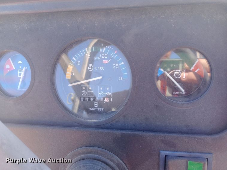 image for item DW0787 Massey Ferguson 1040 tractor