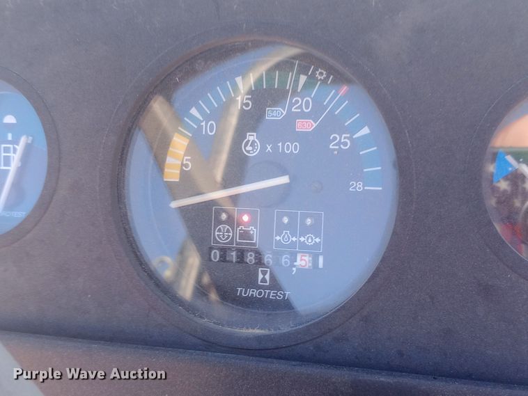 image for item DW0787 Massey Ferguson 1040 tractor