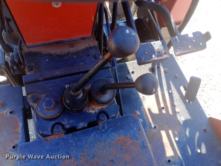 image for item DW0787 Massey Ferguson 1040 tractor