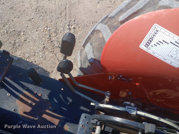 image for item DW0787 Massey Ferguson 1040 tractor