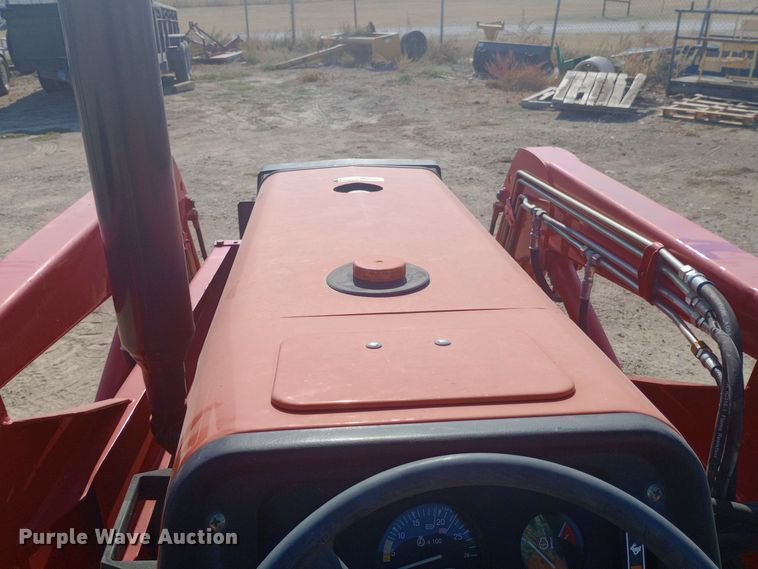 image for item DW0787 Massey Ferguson 1040 tractor