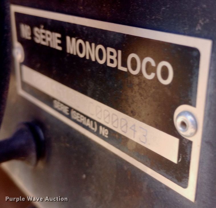 image for item DW0787 Massey Ferguson 1040 tractor