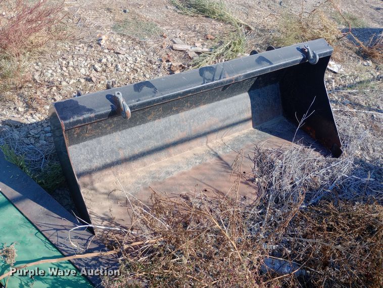 image for item DW0787 Massey Ferguson 1040 tractor