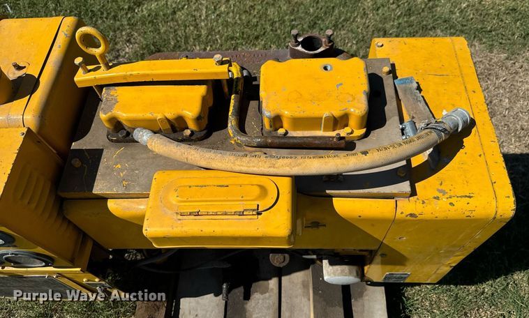 image for item DX1390 2003 Onan J120-S generator