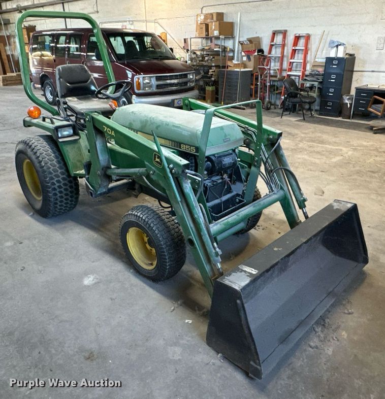image for item DX1391 1994 John Deere 855 tractor