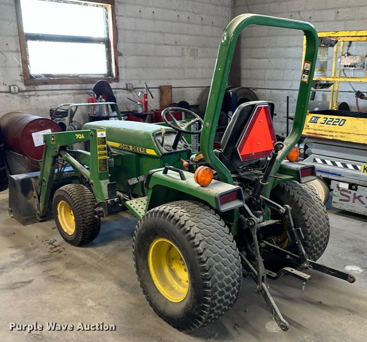 image for item DX1391 1994 John Deere 855 tractor