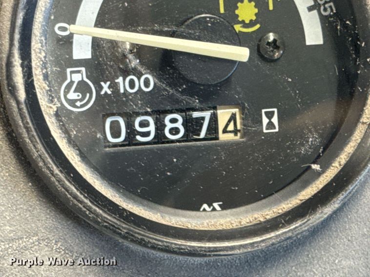 image for item DX1391 1994 John Deere 855 tractor